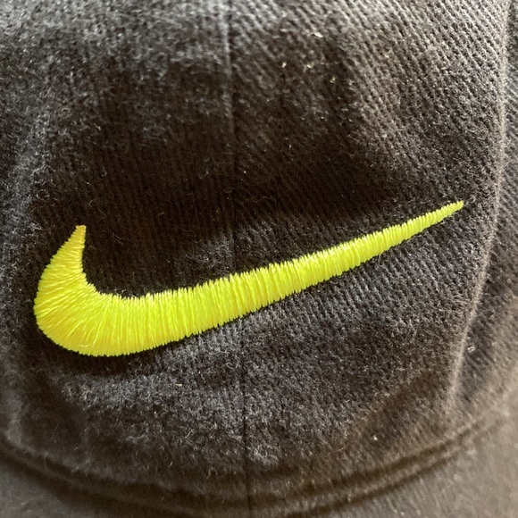 Nike black children’s velcro back ball cap - Picture 3 of 7